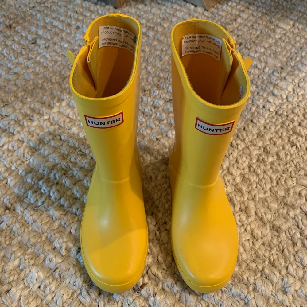 Kids Hunter rain boots. Size 13. Barely worn.